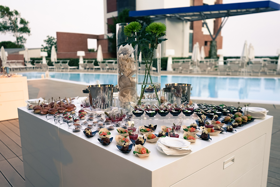 Food banqueting