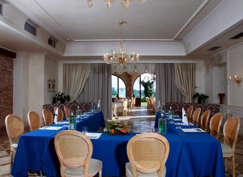 Sala Peschiera - ferro di cavallo