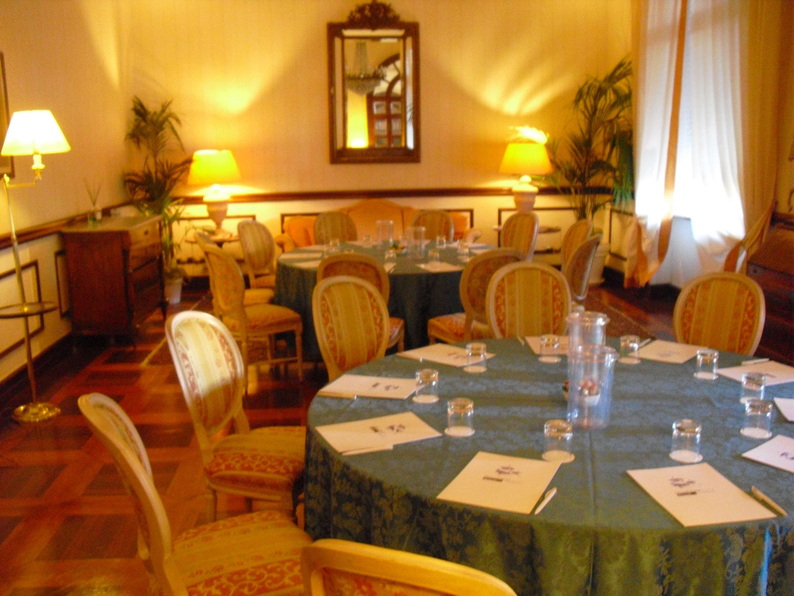 Grand Hotel Royal Viareggio Turandot tavoli tondi